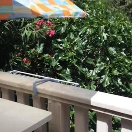 White House - Two Bedroom With Balcony And Sea View 2 * Supetar