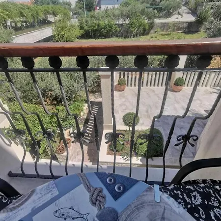 Apartman White House - Two Bedroom With Balcony And Sea View 2 *